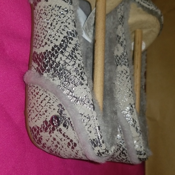 Slippers - Picture 4 of 8